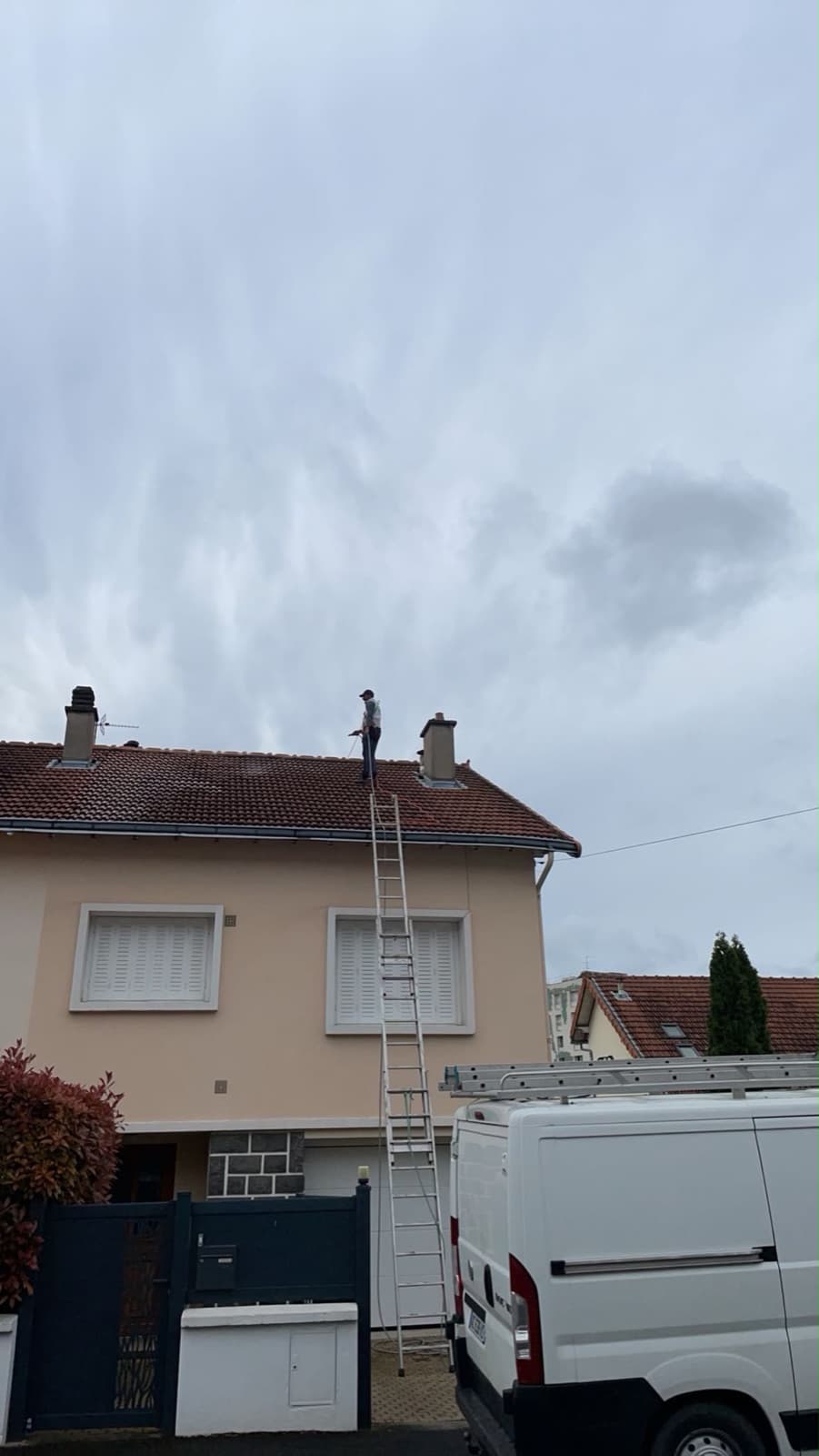 Chantier de couverture réalisé par LS Couverture 63 dans le Puy-de-Dôme