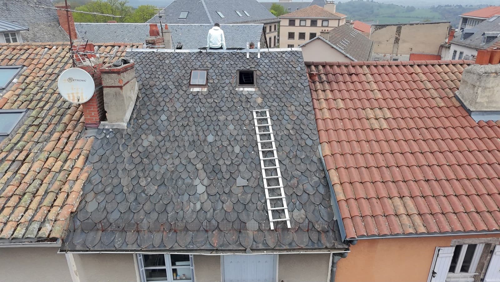 Chantier de couverture réalisé par LS Couverture 63 dans le Puy-de-Dôme